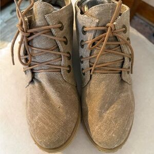 Bearpaw women’s Tan Casual Shoes